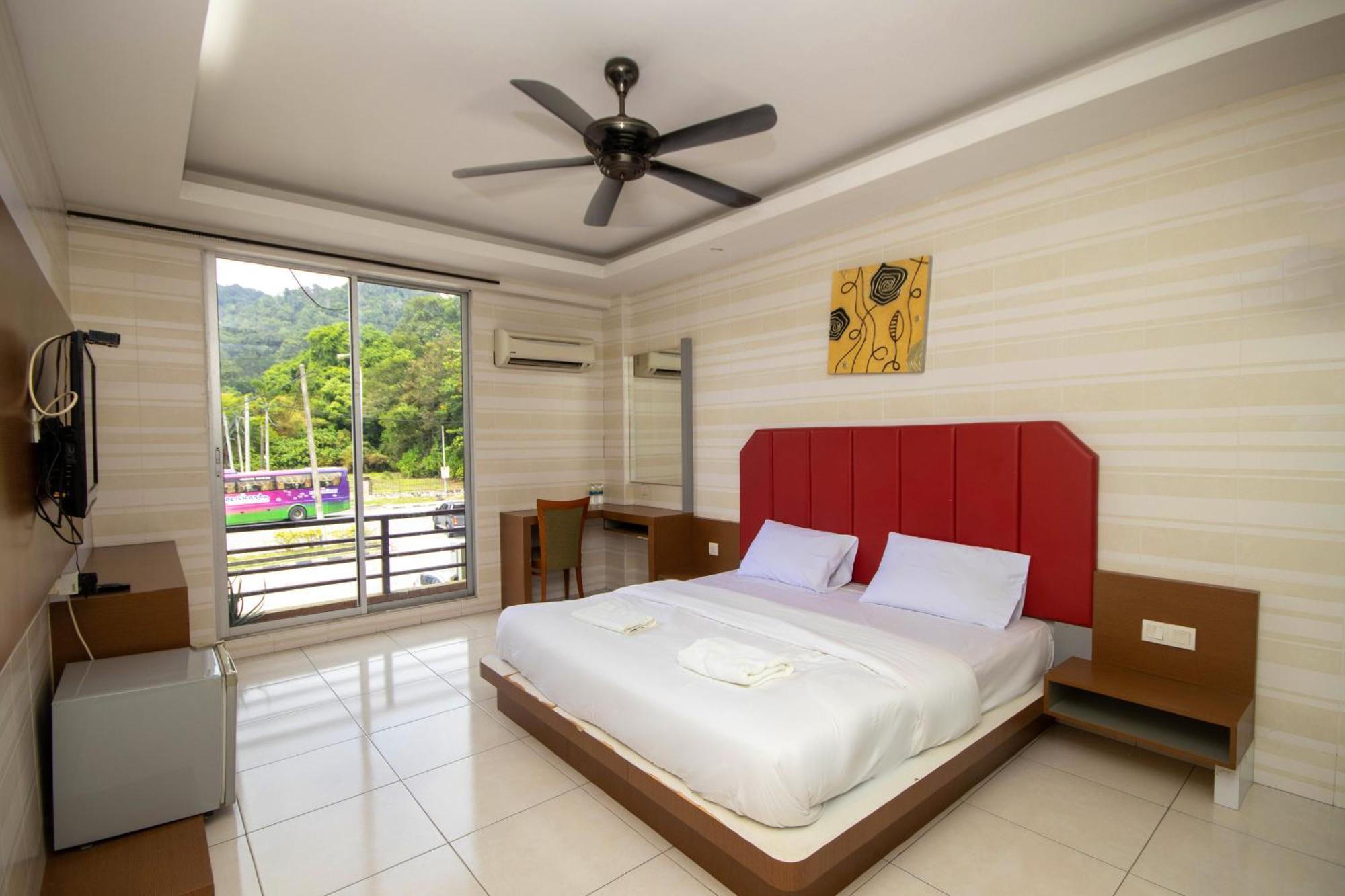 Jq Happy Lumut Hotel Esterno foto